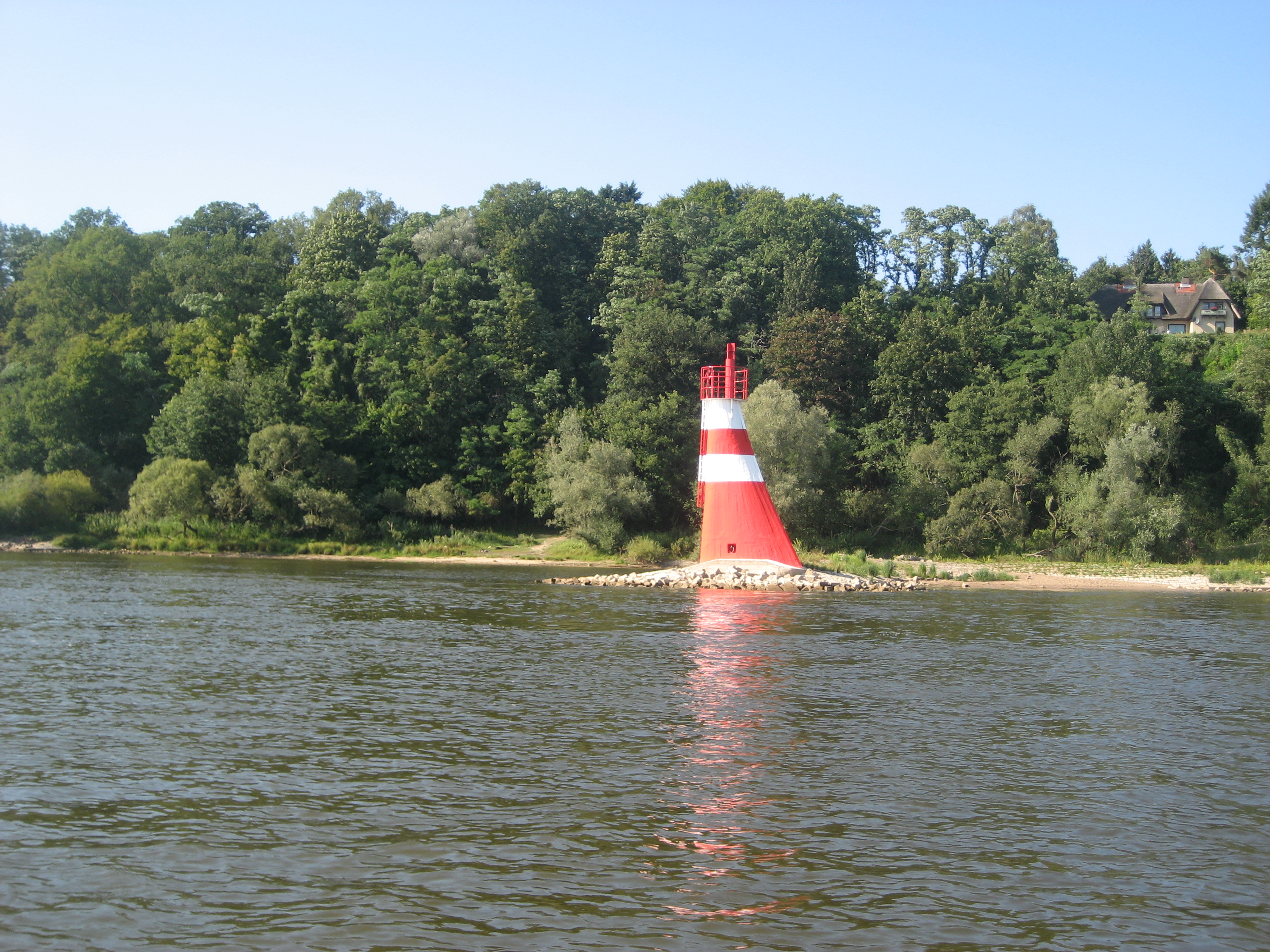 Leuchtturm am Elbufer bei Radegast